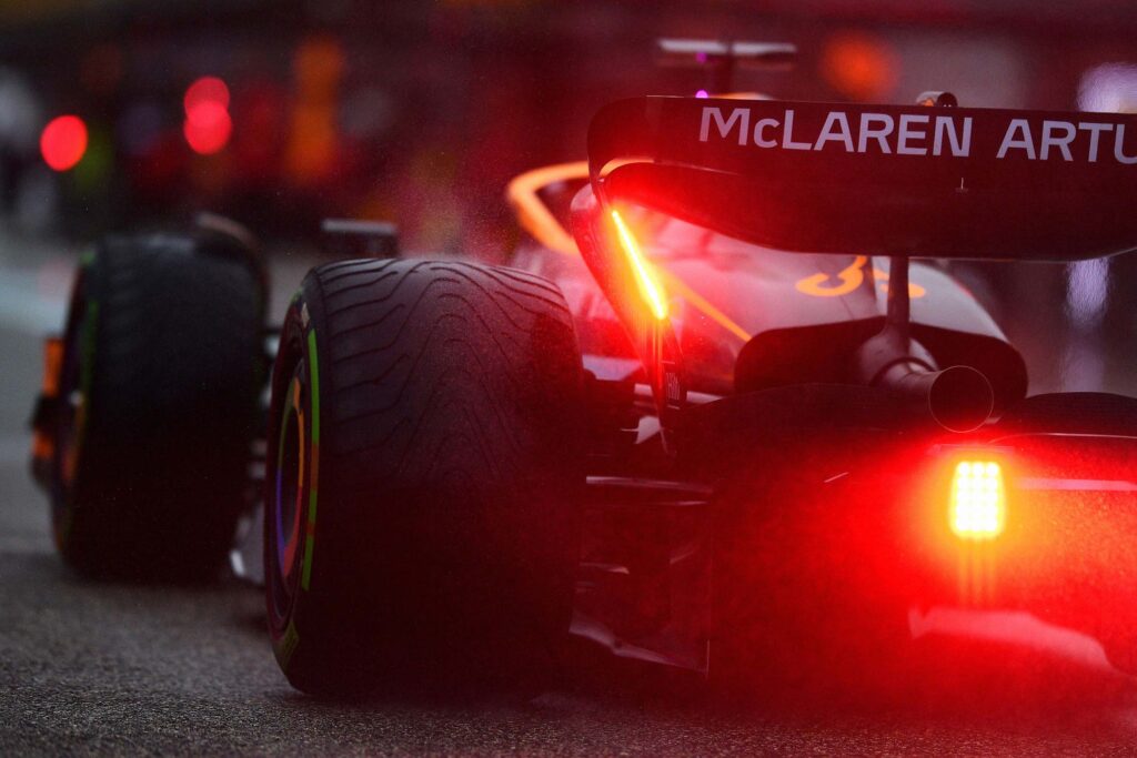 F1 Eletronics Engineer applied in the McLaren car.